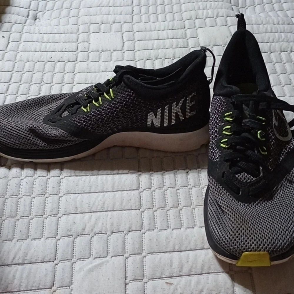 Nike 4Y shoes